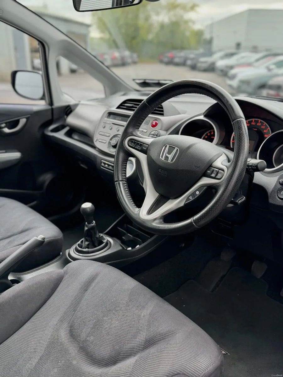 Honda Jazz 1.3 *FRESH NCT* - Image 6