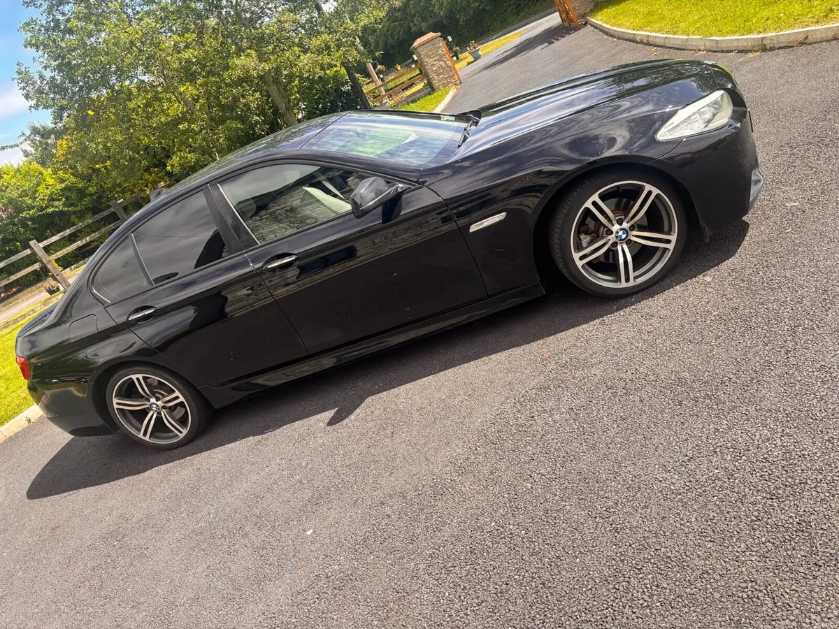 BMW 5-Series 2013 - Image 2
