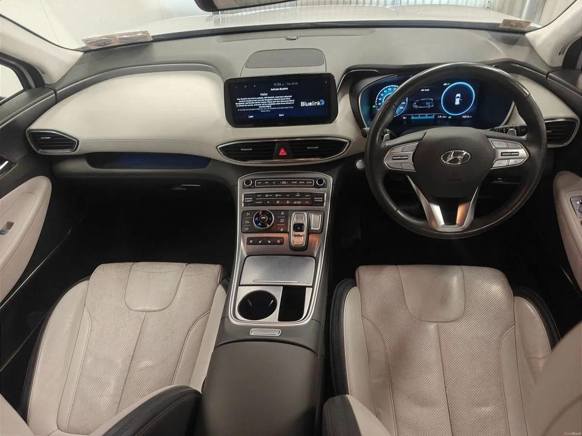 Hyundai Santa Fe 1.6 PHEV 4WD Executive Plus From - Image 4