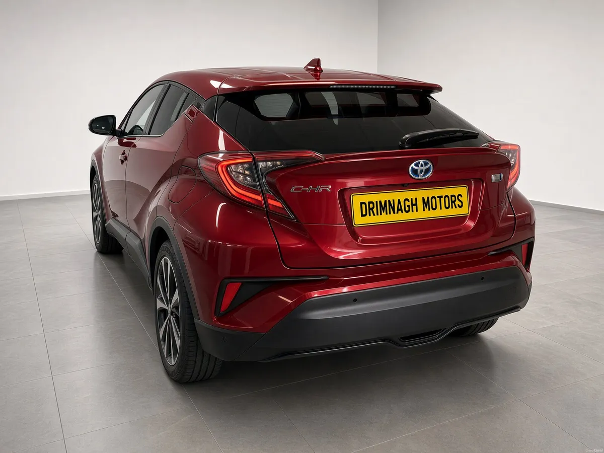 Toyota CHR Luna sport hybrid - Image 5