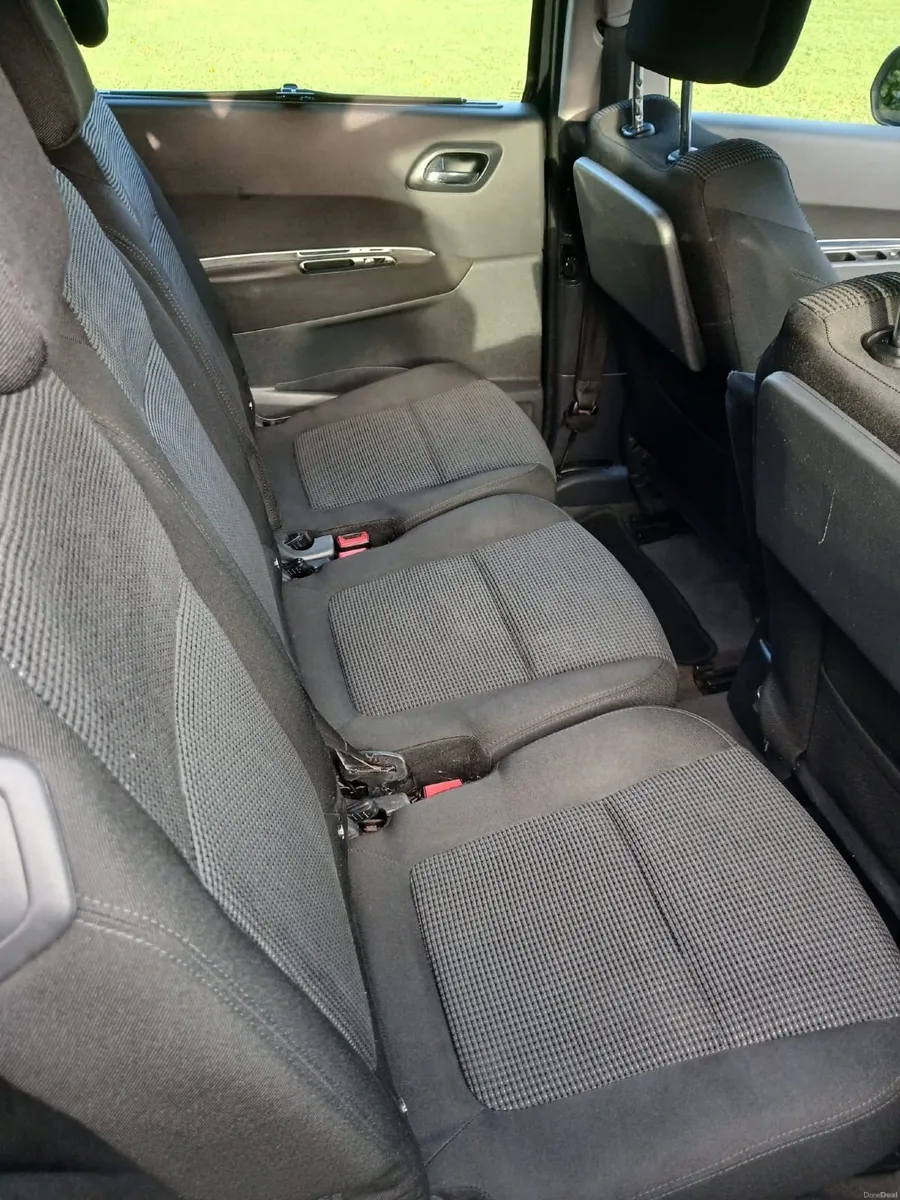 Peugeot 5008 2011 - Image 4