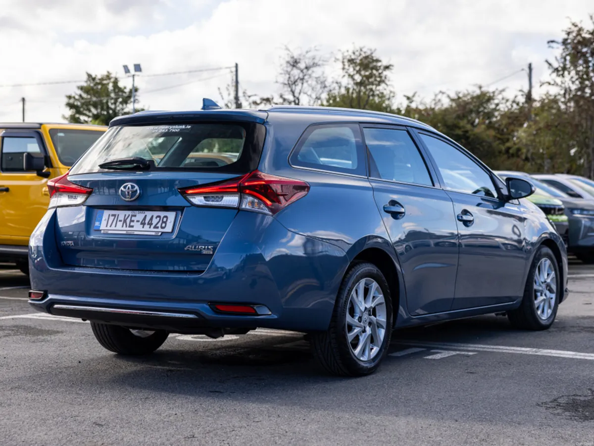 Toyota Auris 1.4 D-4D LUNA TS 4DR - Image 4