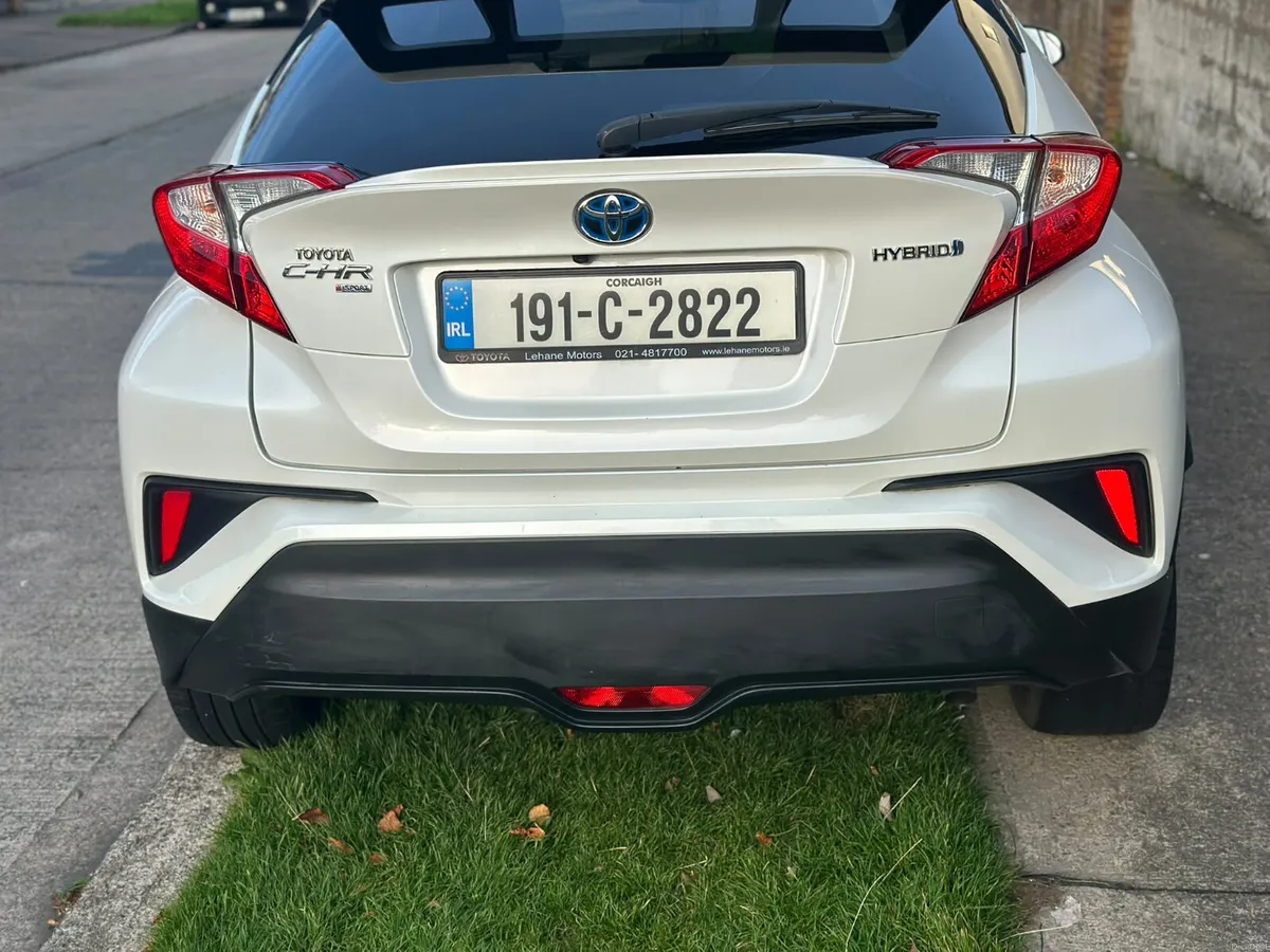 Toyota C-HR 2019 - Image 2