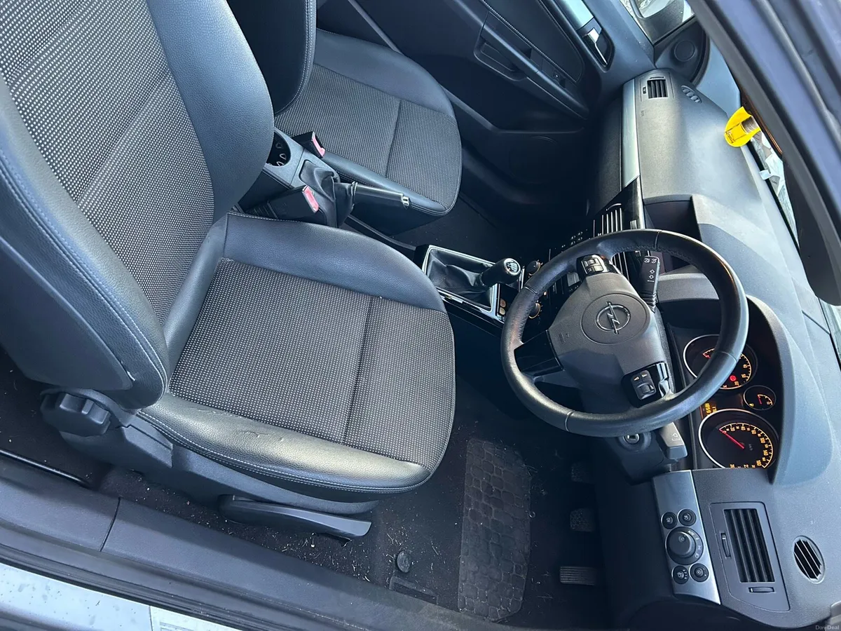2010 opel astra 1.4 petrol - Image 3