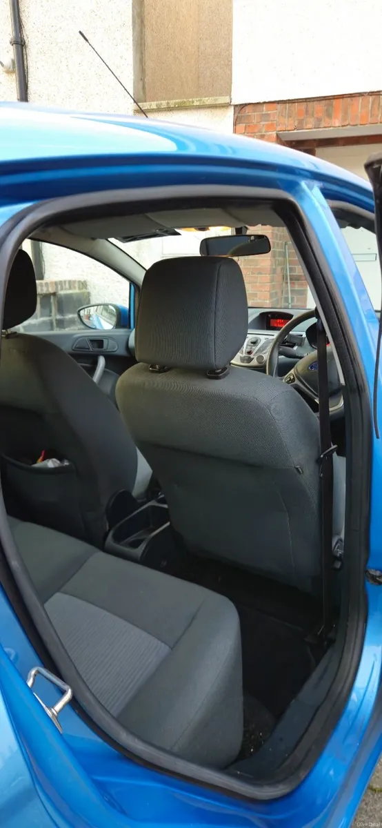 Ford Fiesta 2011 - Image 5