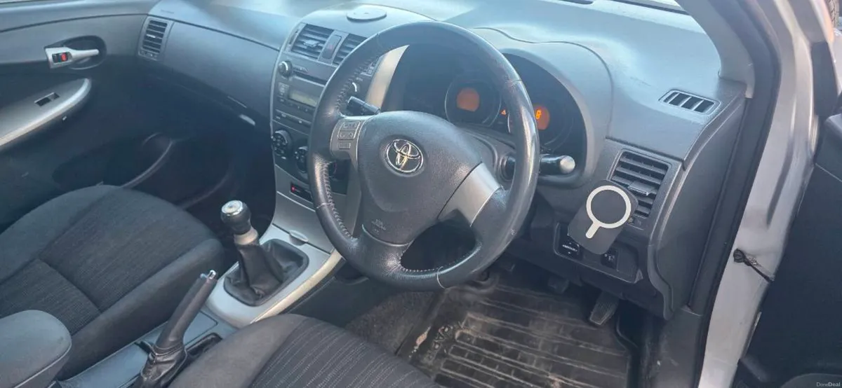 Toyota Corolla - Image 2