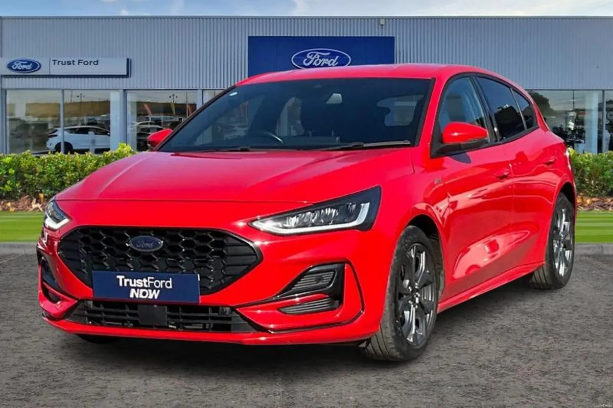 Ford Focus 1.0 EcoBoost ST-Line 5dr - Image 5