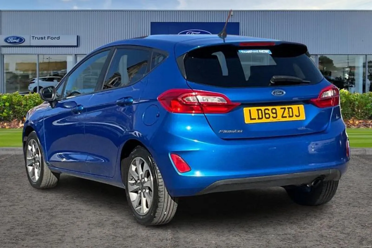 Ford Fiesta 1.1 Trend Navigation 5dr - Image 2