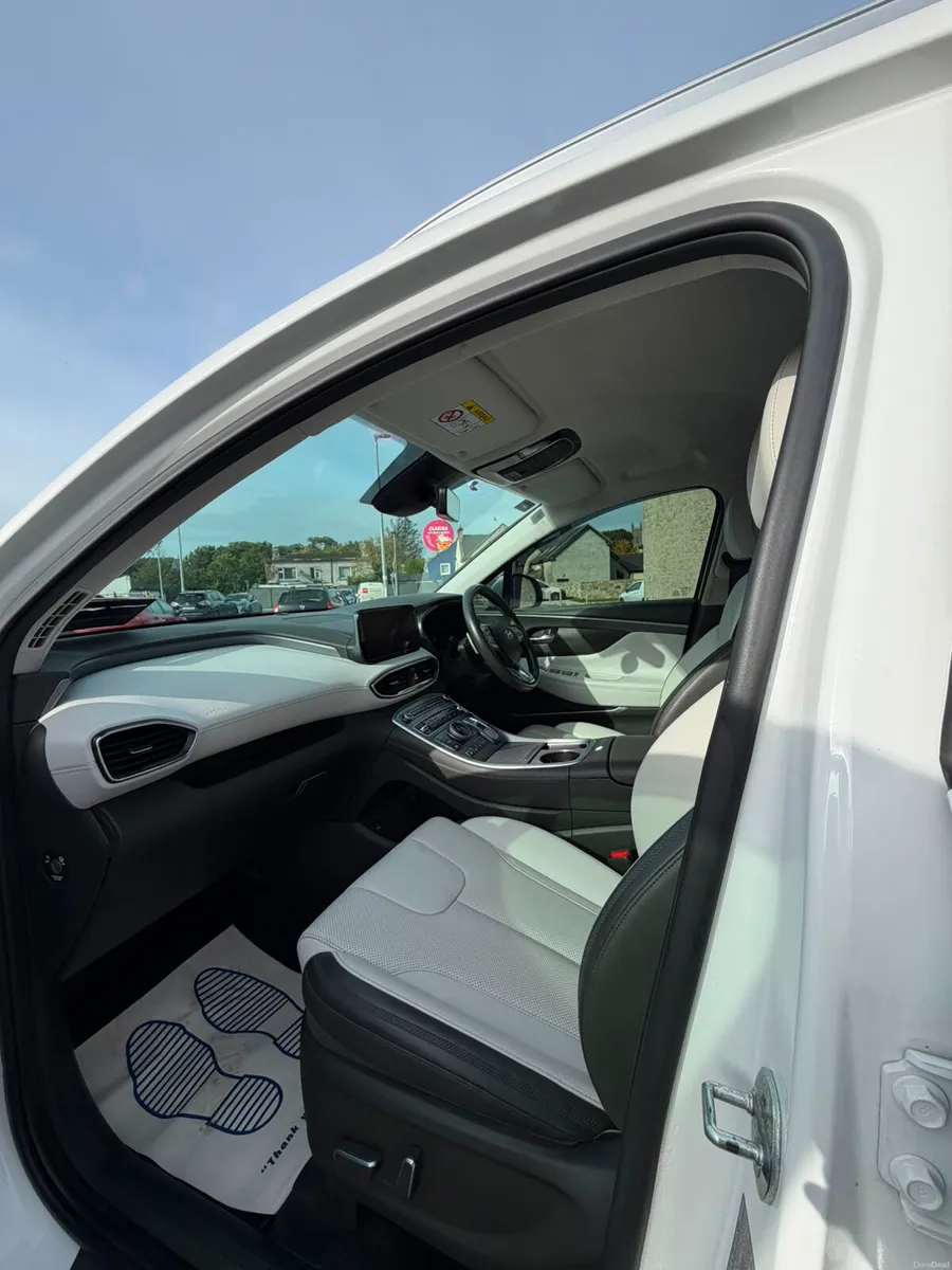 Hyundai Santa Fe 2022 - Image 6