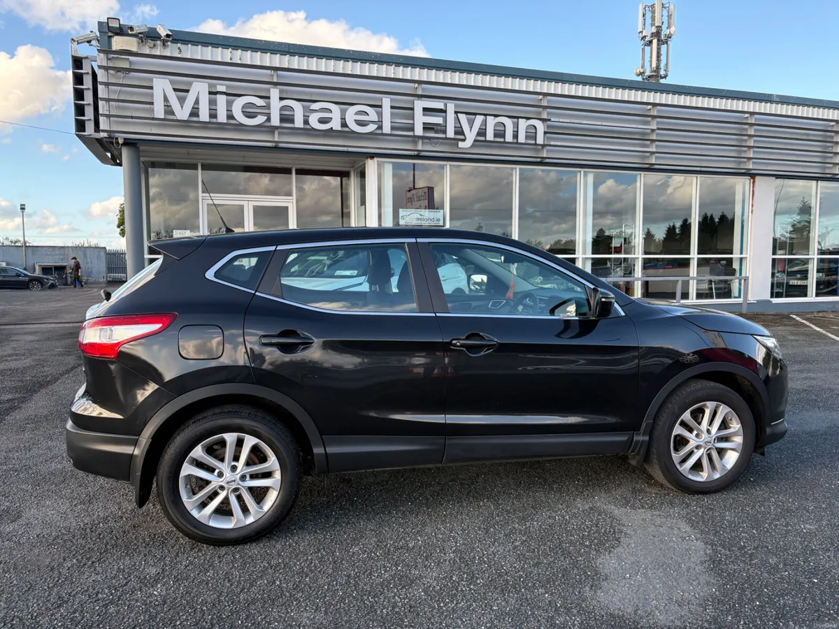 Nissan Qashqai 1.5 DCi Low KMS FSH Irish 2015 - Image 1