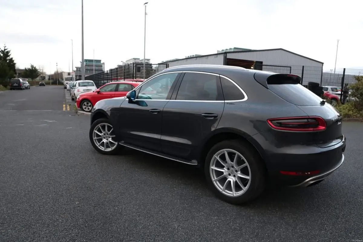 2018 PORSCHE MACAN 2.0, FRESH NCT - Image 2