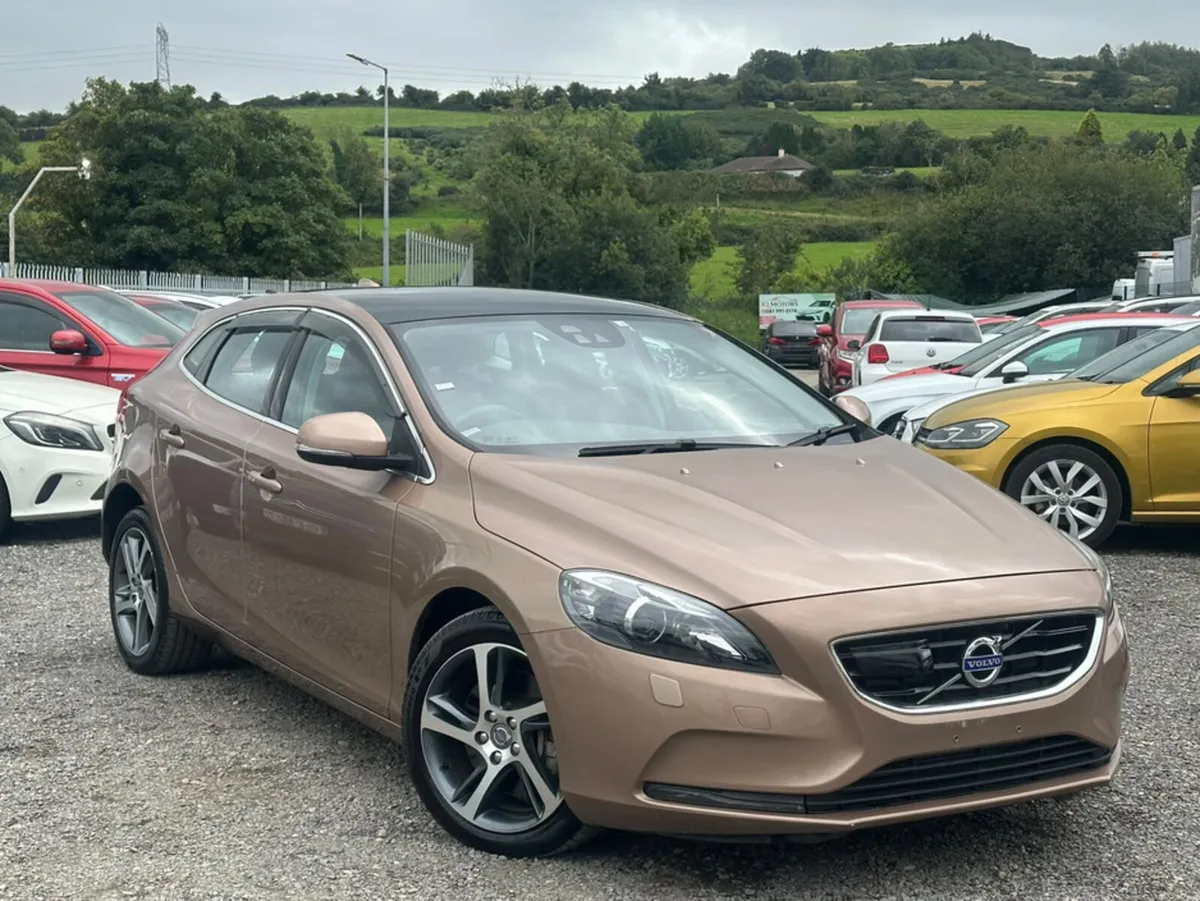 Volvo V40 1.6L DIesel Automatic Fresh Import (6568 - Image 1