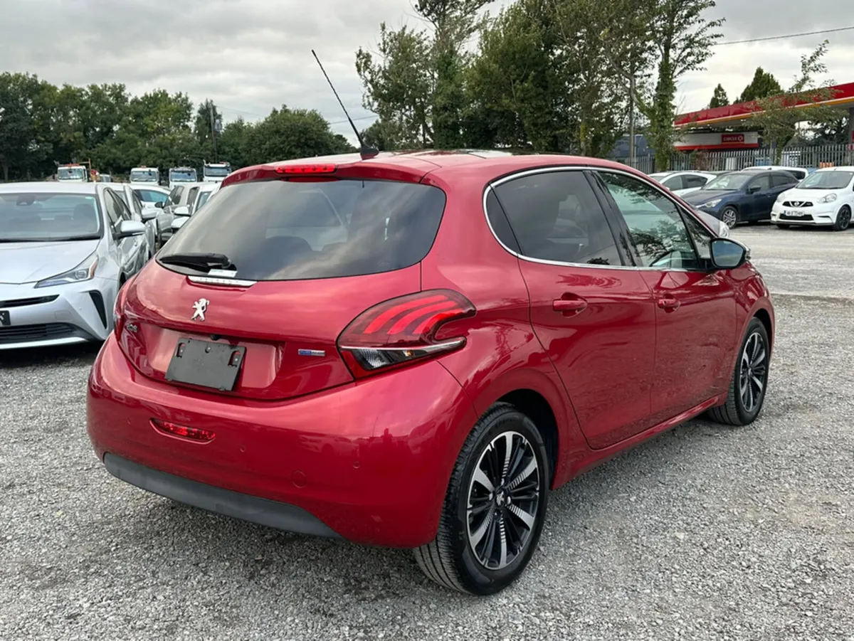 Peugeot 208 1.2L Automatic Petrol Low MIleage ( 94 - Image 6
