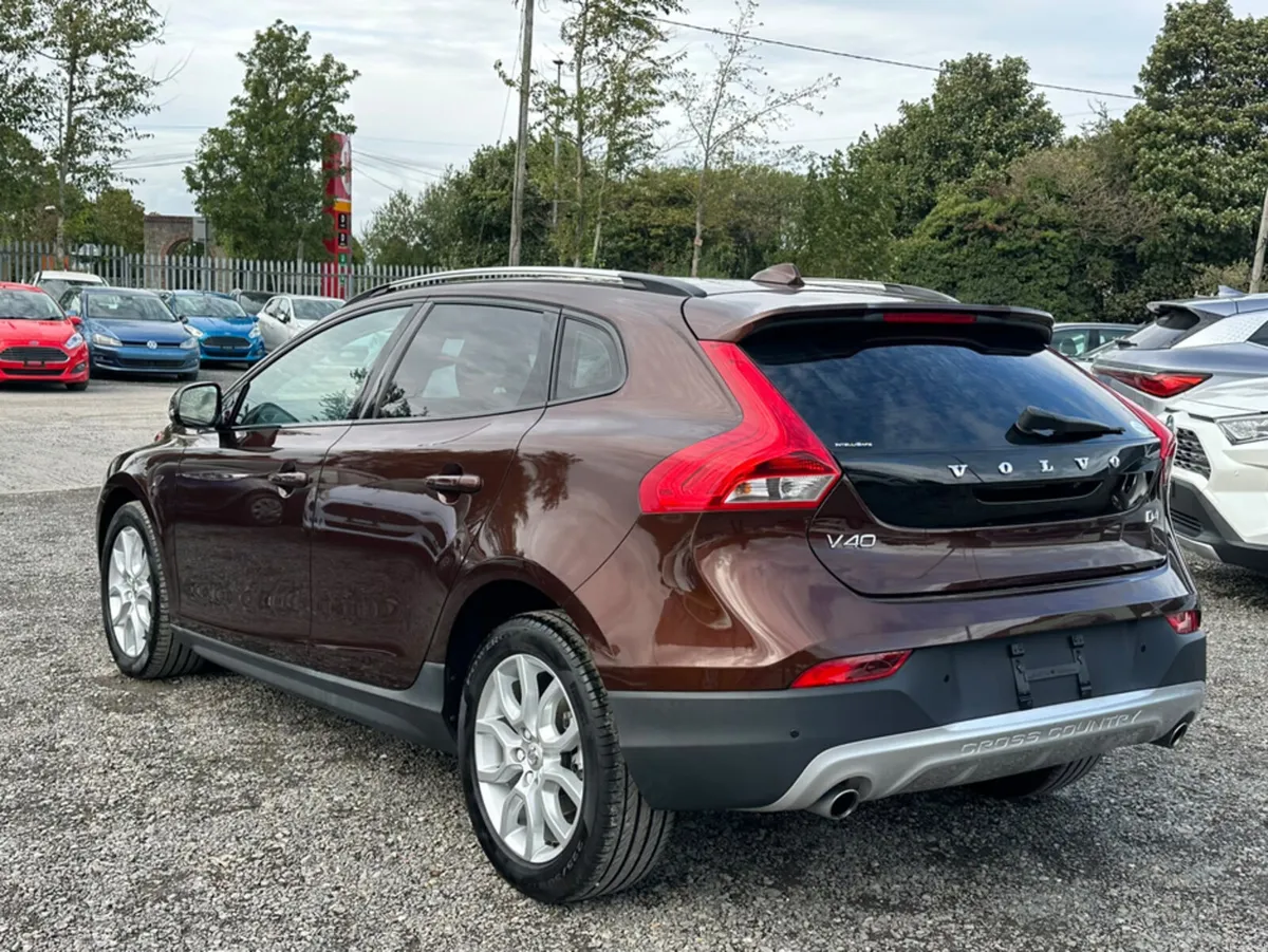 Volvo V40 2.0L DIesel Automatic Fresh Import (1624 - Image 4
