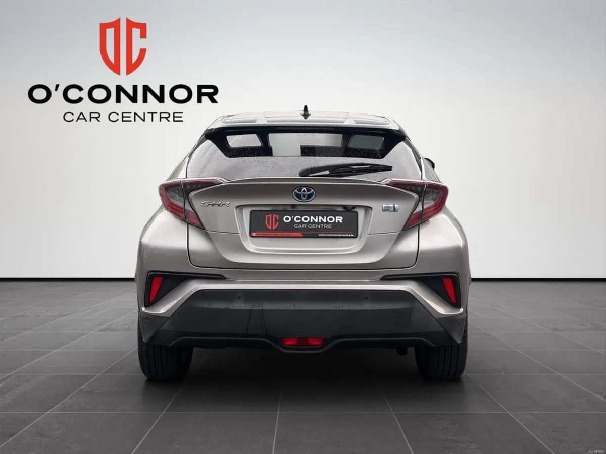 Toyota C-HR Sharp looks, hybrid economy and Toyota - Image 4