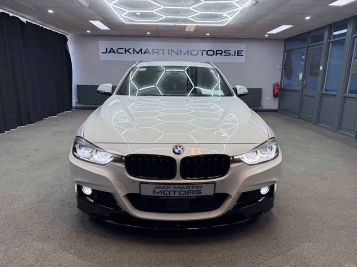 BMW 3-Series 320I Touring M Sport - Image 2