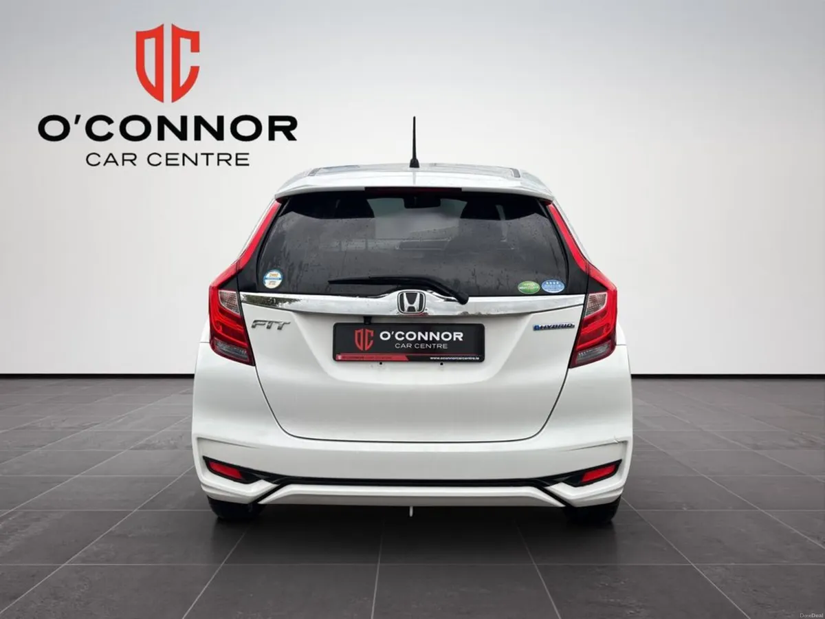 Honda Fit Small enough to park anywhere, clever en - Image 5
