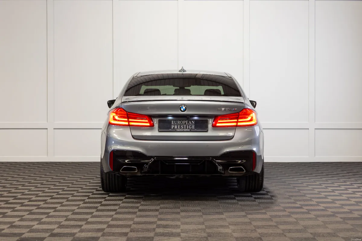 2019 BMW 5-Series 530e M-Sport - Image 5