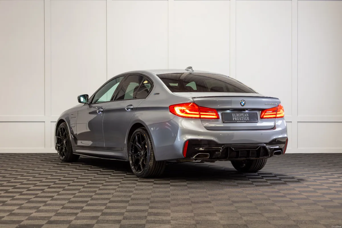 2019 BMW 5-Series 530e M-Sport - Image 4