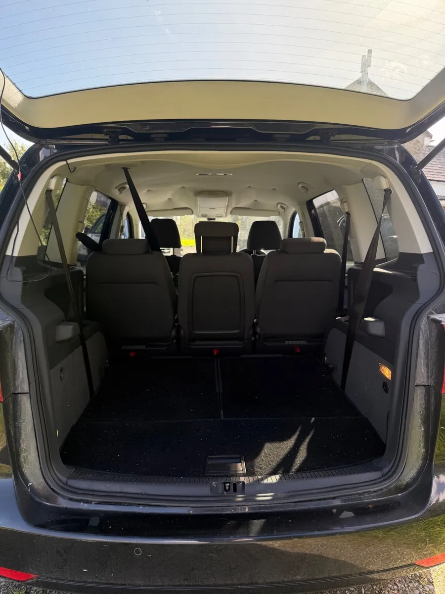 Volkswagen Touran 2012 - Image 3