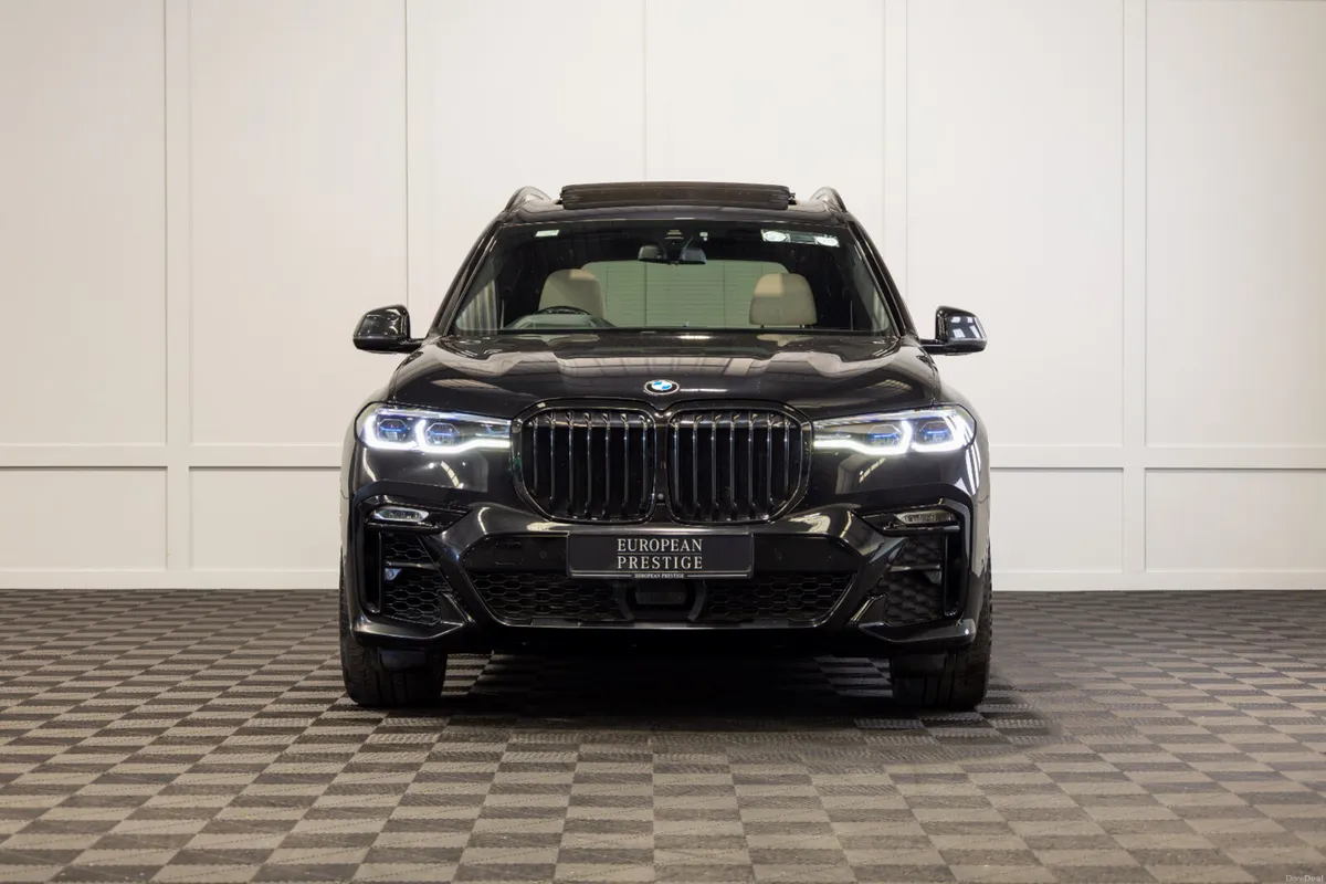 2022 BMW X7 X-Drive 40d M-Sport 2 Seat Commercial - Image 2