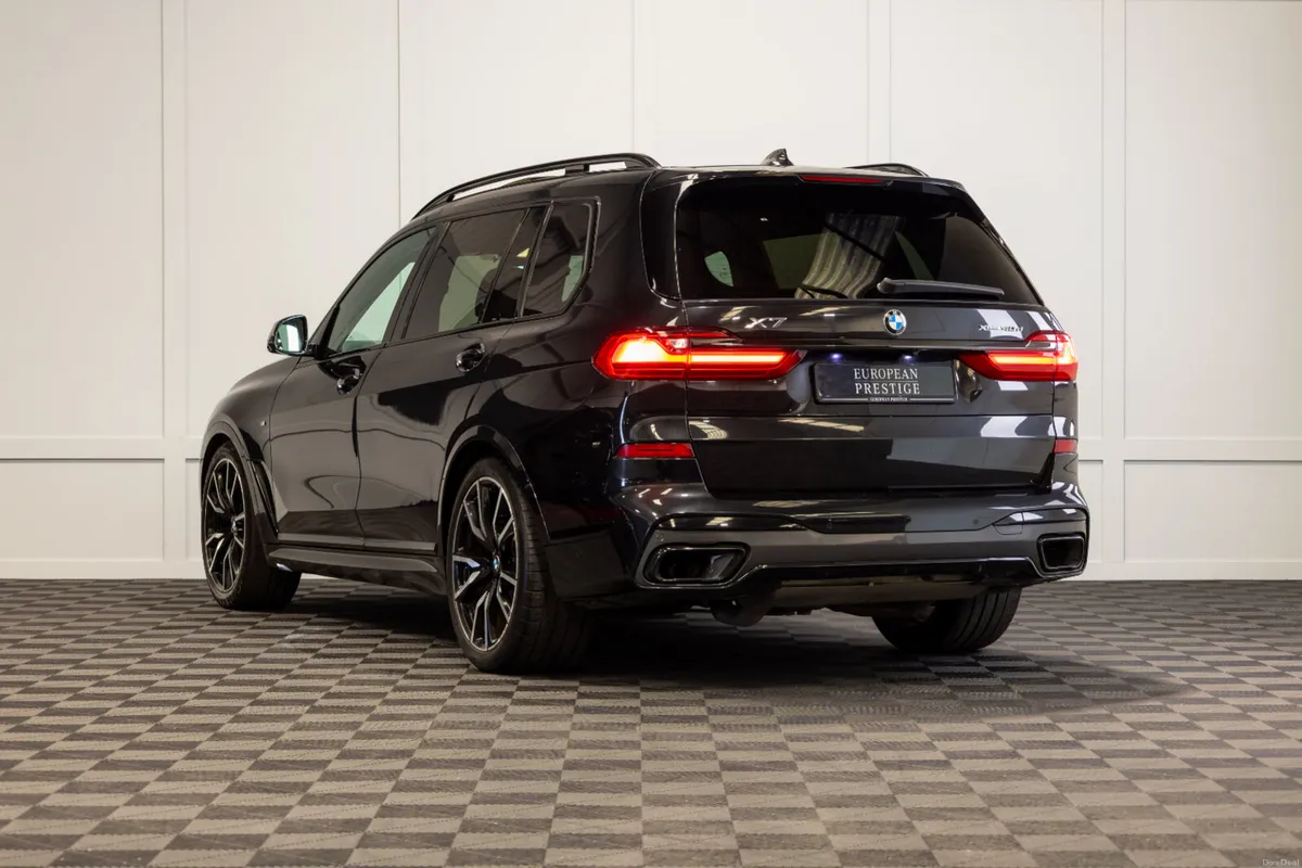 2022 BMW X7 X-Drive 40d M-Sport 2 Seat Commercial - Image 4