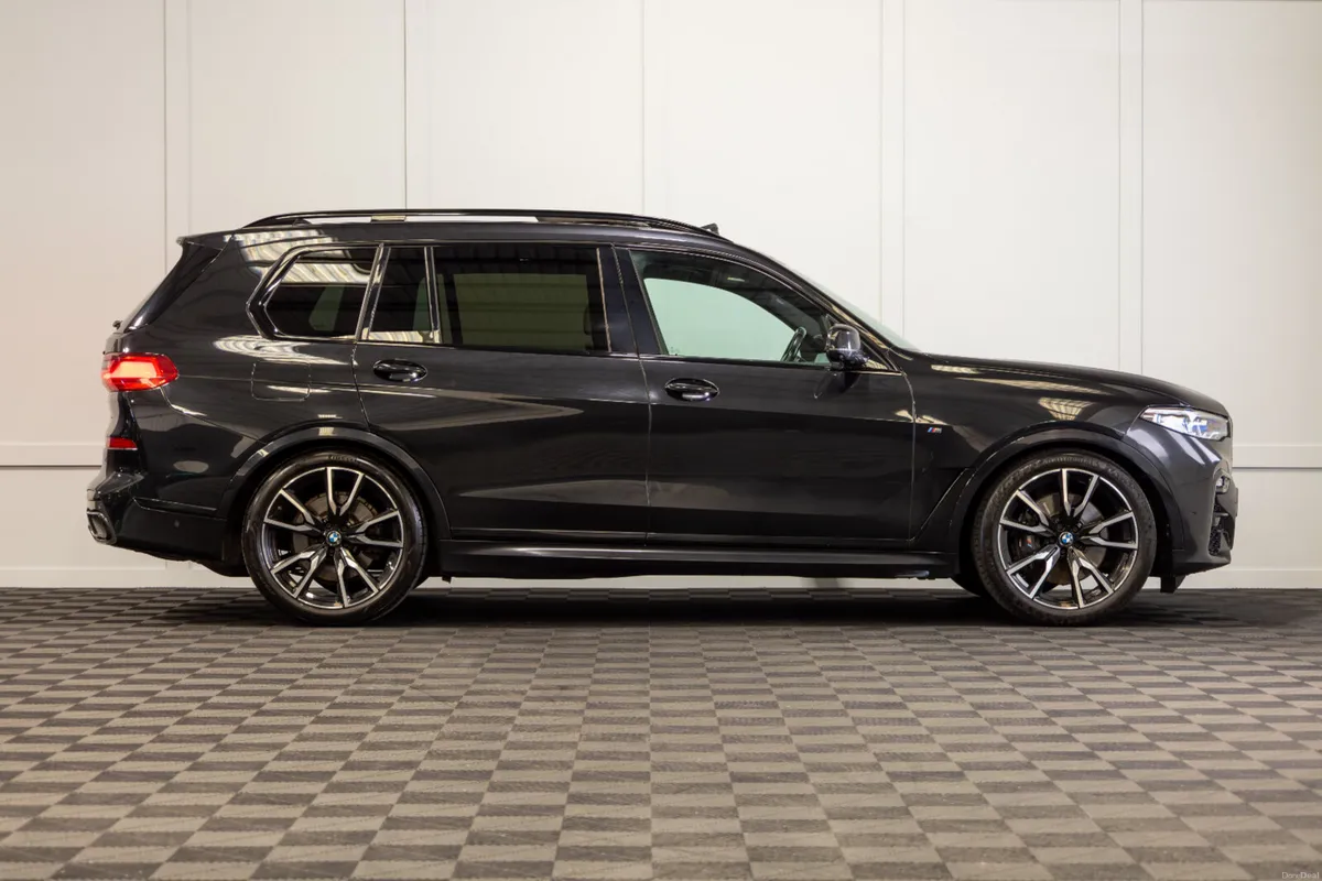 2022 BMW X7 X-Drive 40d M-Sport 2 Seat Commercial - Image 6