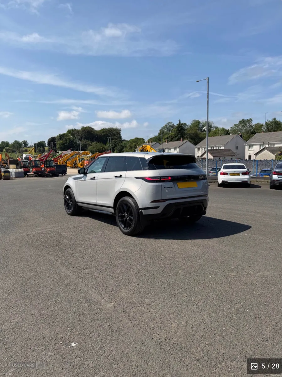 2026 Land Rover Range Rover Evoque D200 Dynamic SE - Image 5