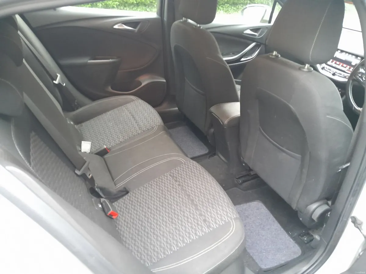2017 Opel Astra 1,6 tax 01/27 nct 01/27 - Image 3