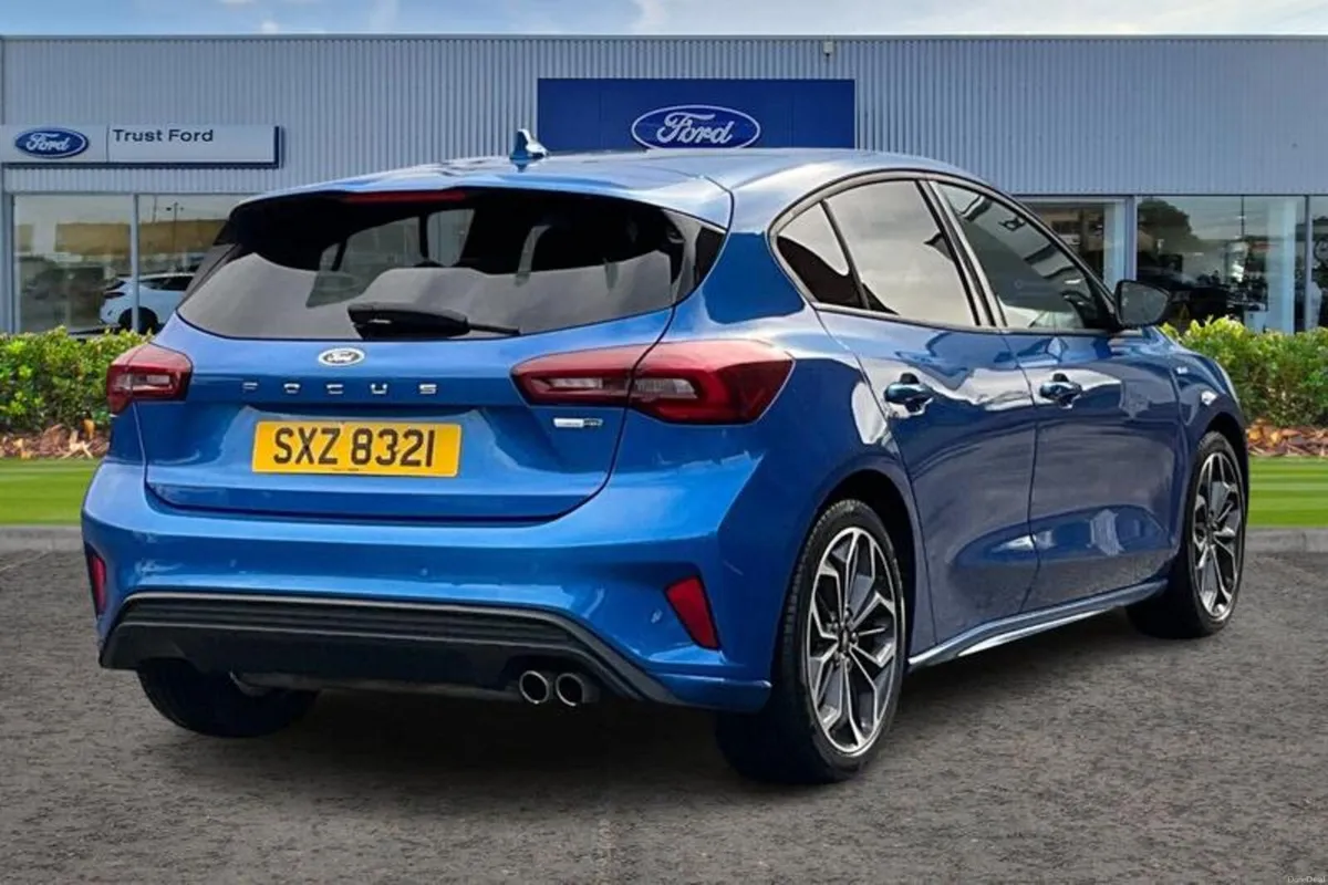 Ford Focus 1.0 EcoBoost Hybrid mHEV 155 ST-Line X - Image 4
