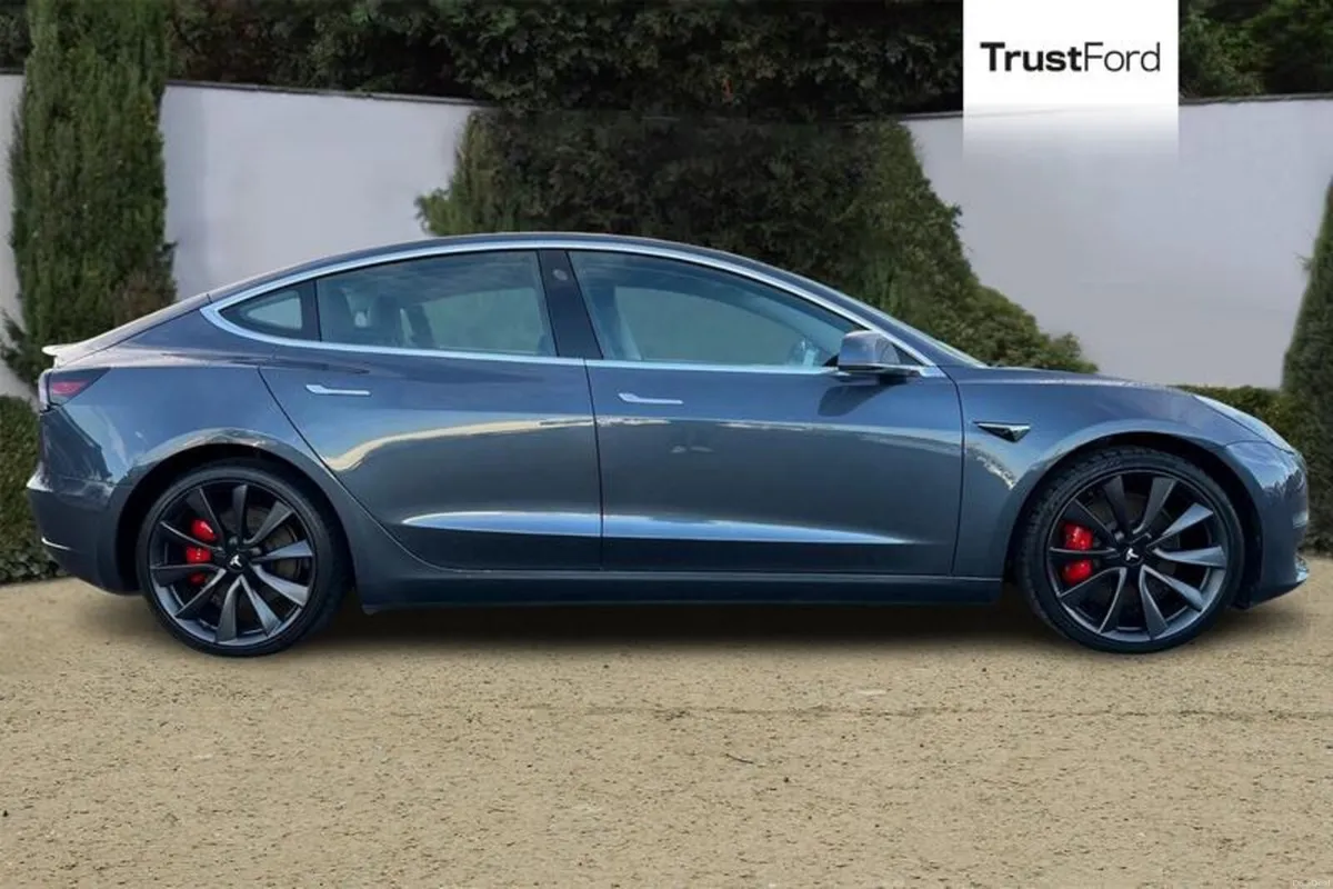 Tesla Model 3 Performance AWD 4dr [Performance Upg - Image 3