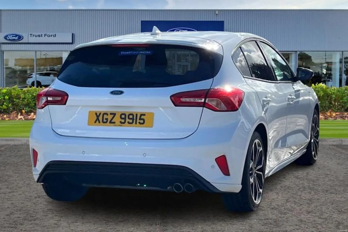 Ford Focus 1.0 EcoBoost ST-Line Vignale 5dr- Heate - Image 4