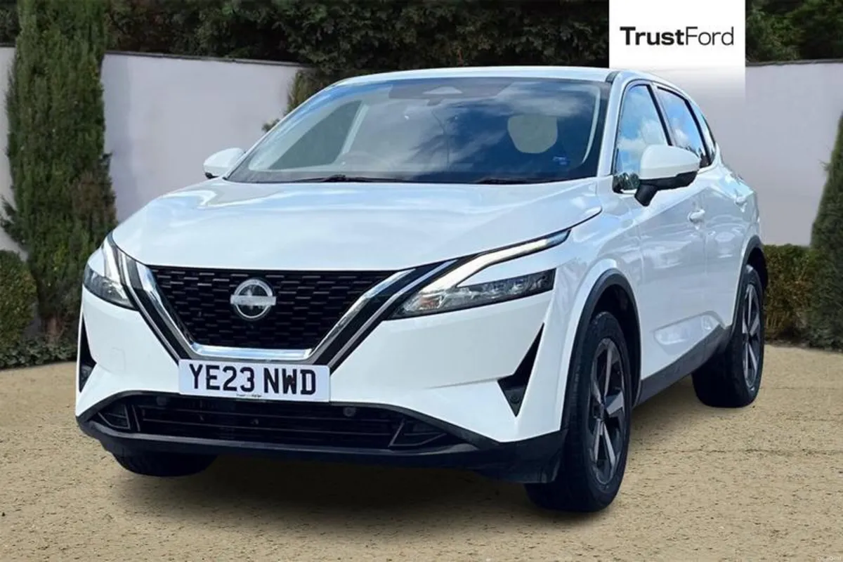Nissan Qashqai 1.3 DiG-T MH 158 N-Connecta 5dr 4WD - Image 5