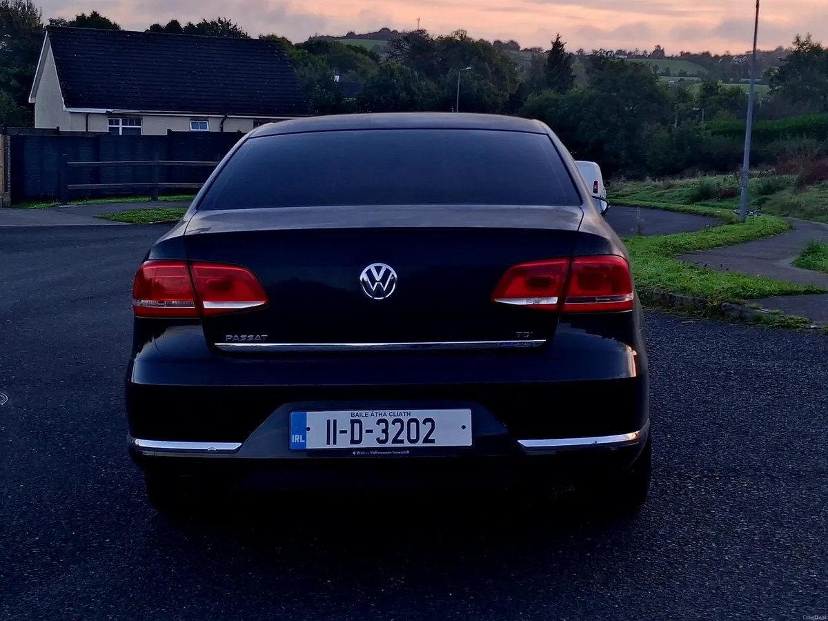 VW PASSAT 11 1.6 TDI BLACK - Image 4