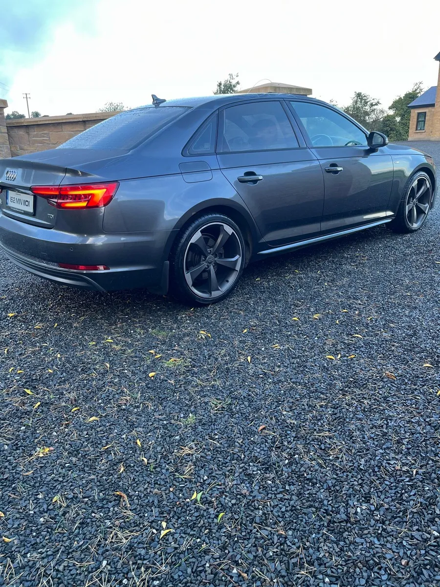 **Audi A4 S-Line Black Edition** - Image 6