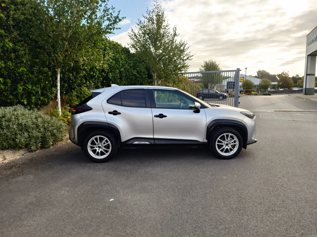 Toyota Yaris Cross Hybrid - Image 4