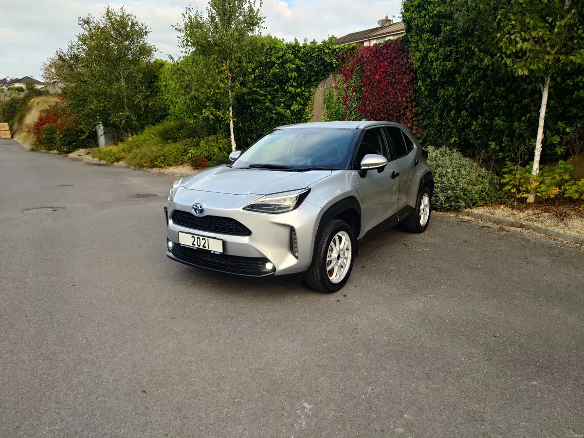 Toyota Yaris Cross Hybrid - Image 3