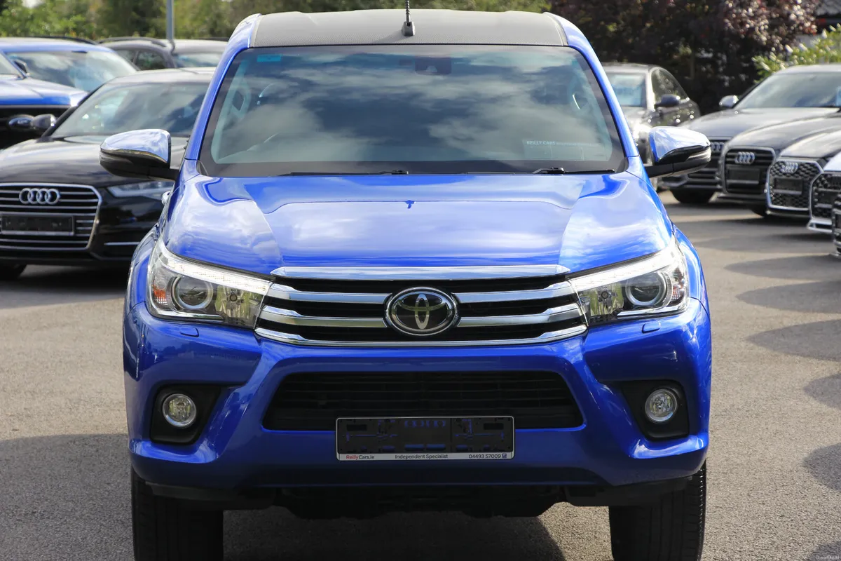 Hilux Invincible Auto * Low Kms - Image 2