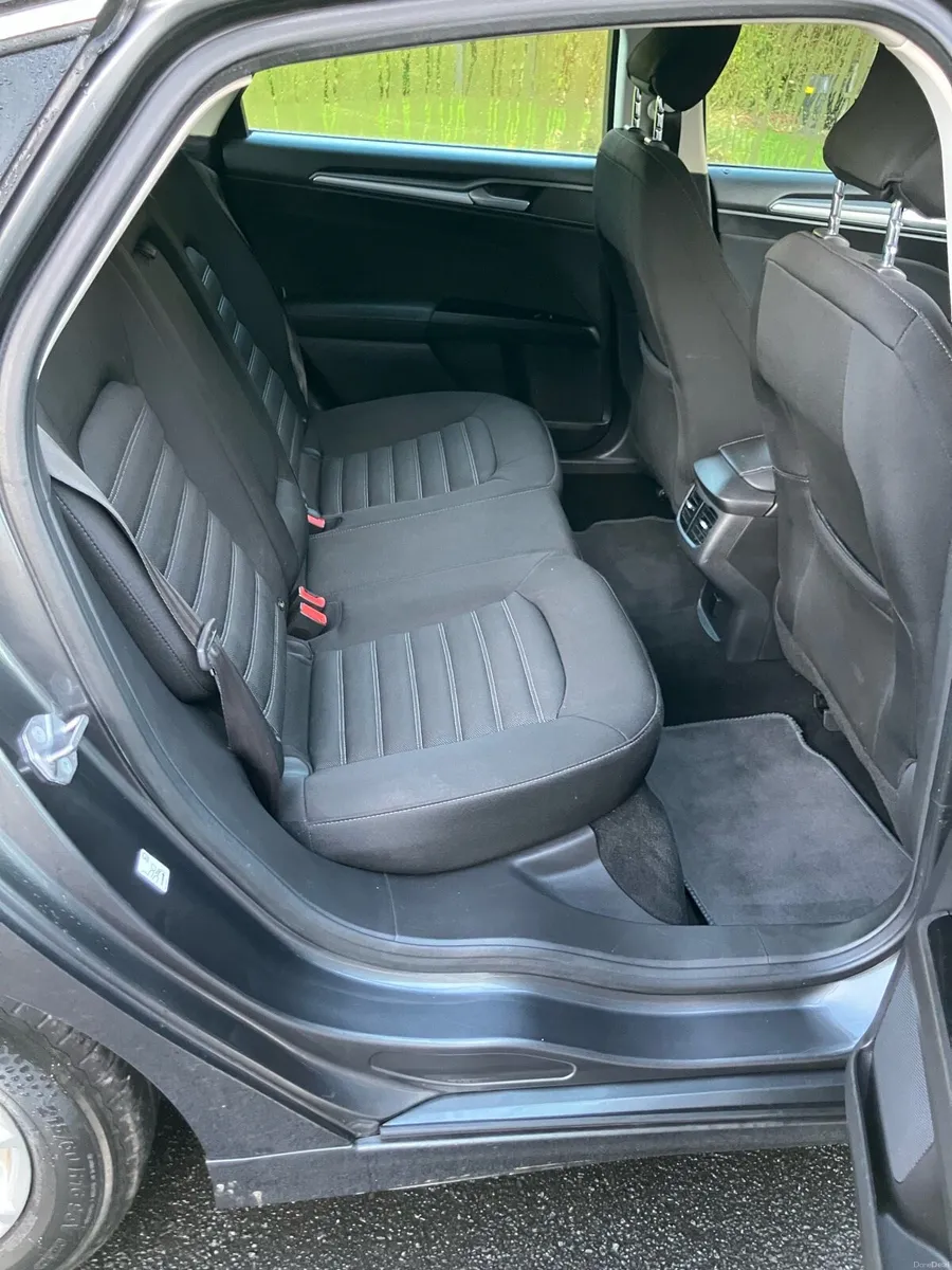 Ford Mondeo - Image 6