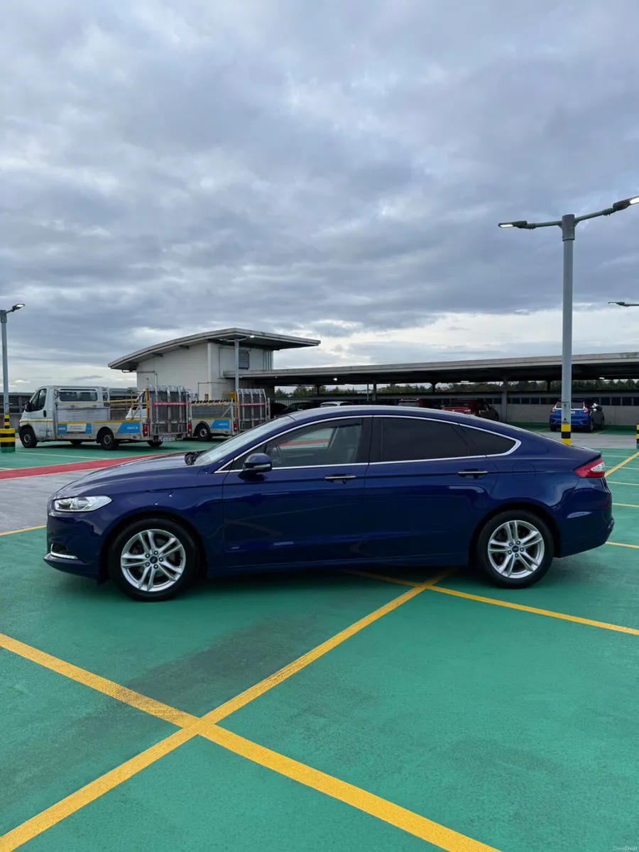 172 Ford Mondeo 1.5 TDCi - VERY LOW MILEAGE - Image 4