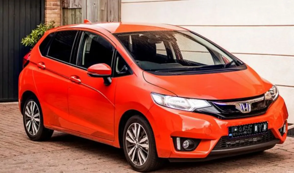 *Honda Jazz 2017**LOW MILEAGE** red Petrol * - Image 1
