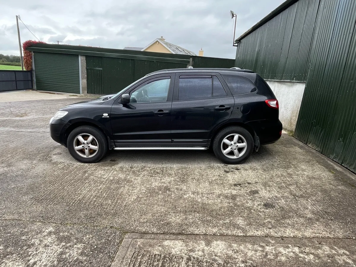 Hyundai Santa Fe - Image 1