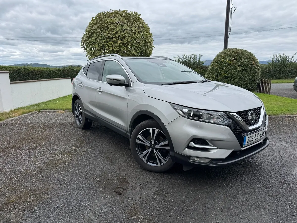 Nissan Qashqai 1.3 PET SV PREMIUM DCT *Pan Roof* - Image 1