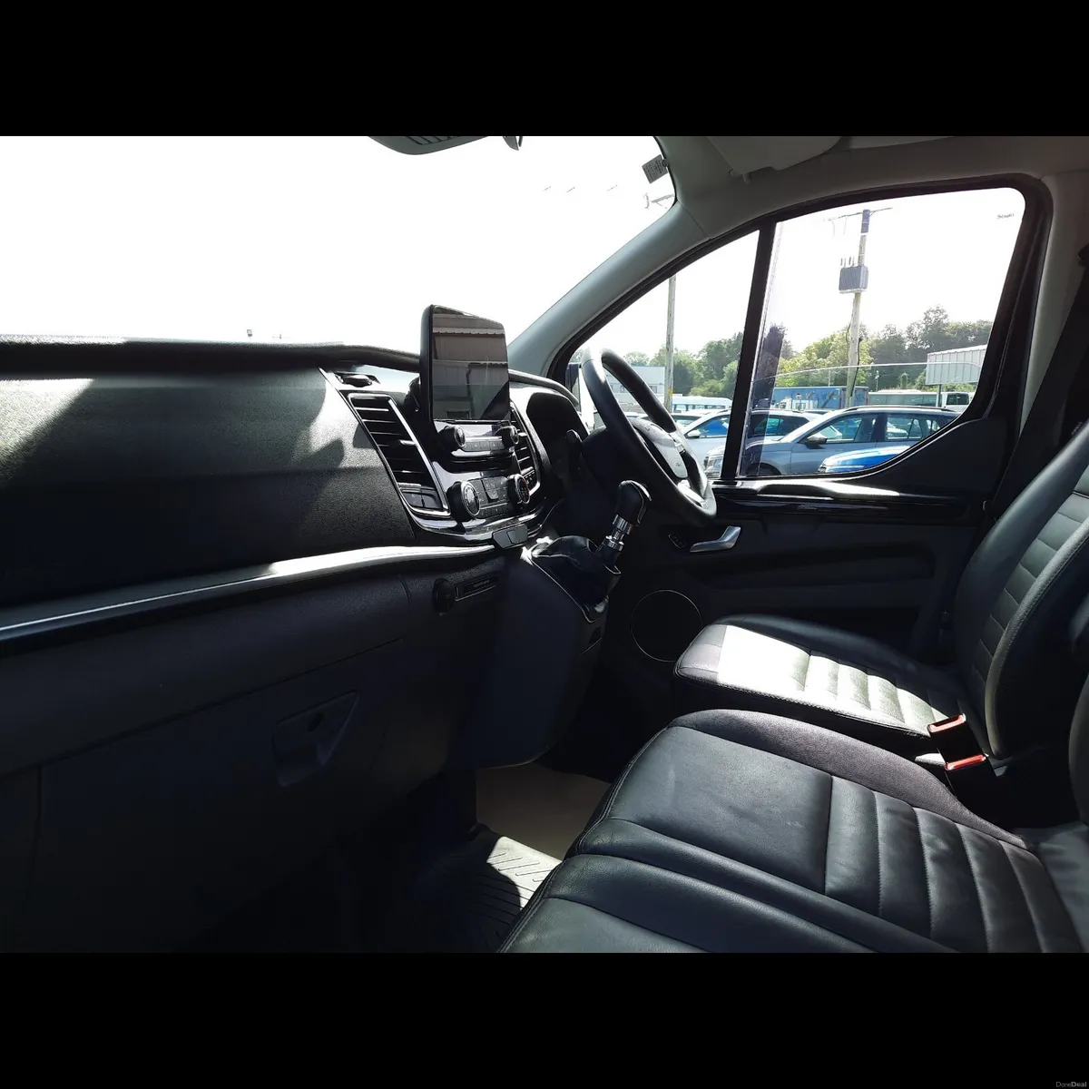 Ford Tourneo Custom 2023 - Image 4