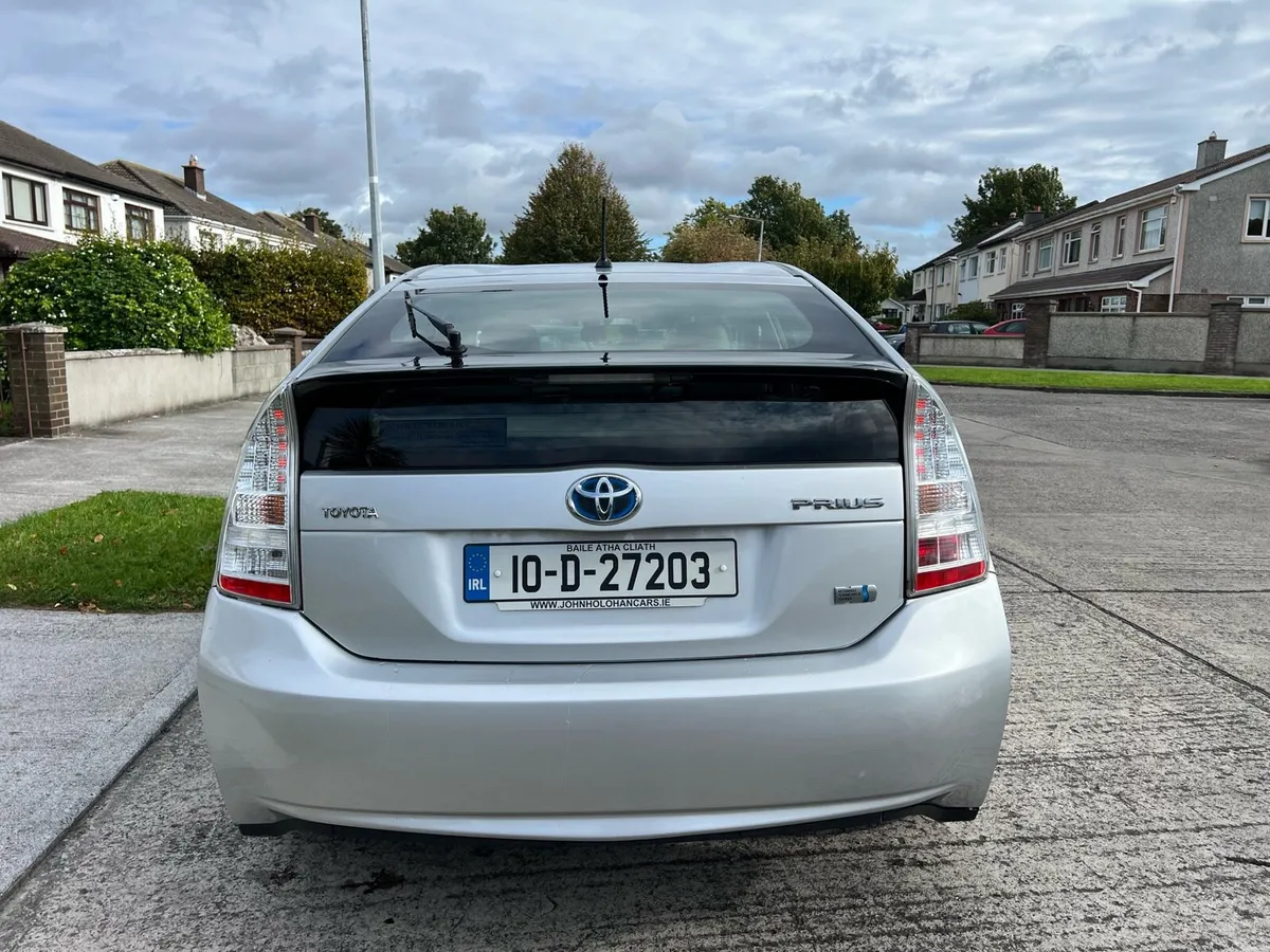 Toyota Prius 1.8 hybrid (low mileage) - Image 3