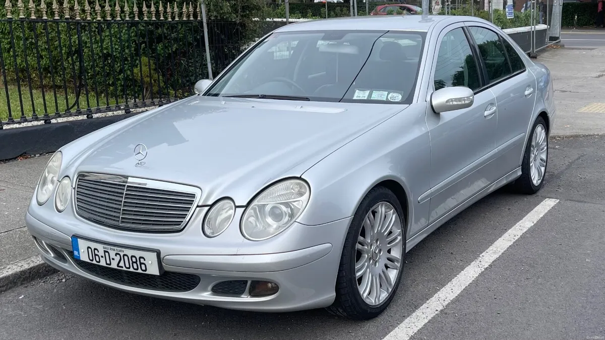 Mercedes-Benz E-Class 2006 - Image 1