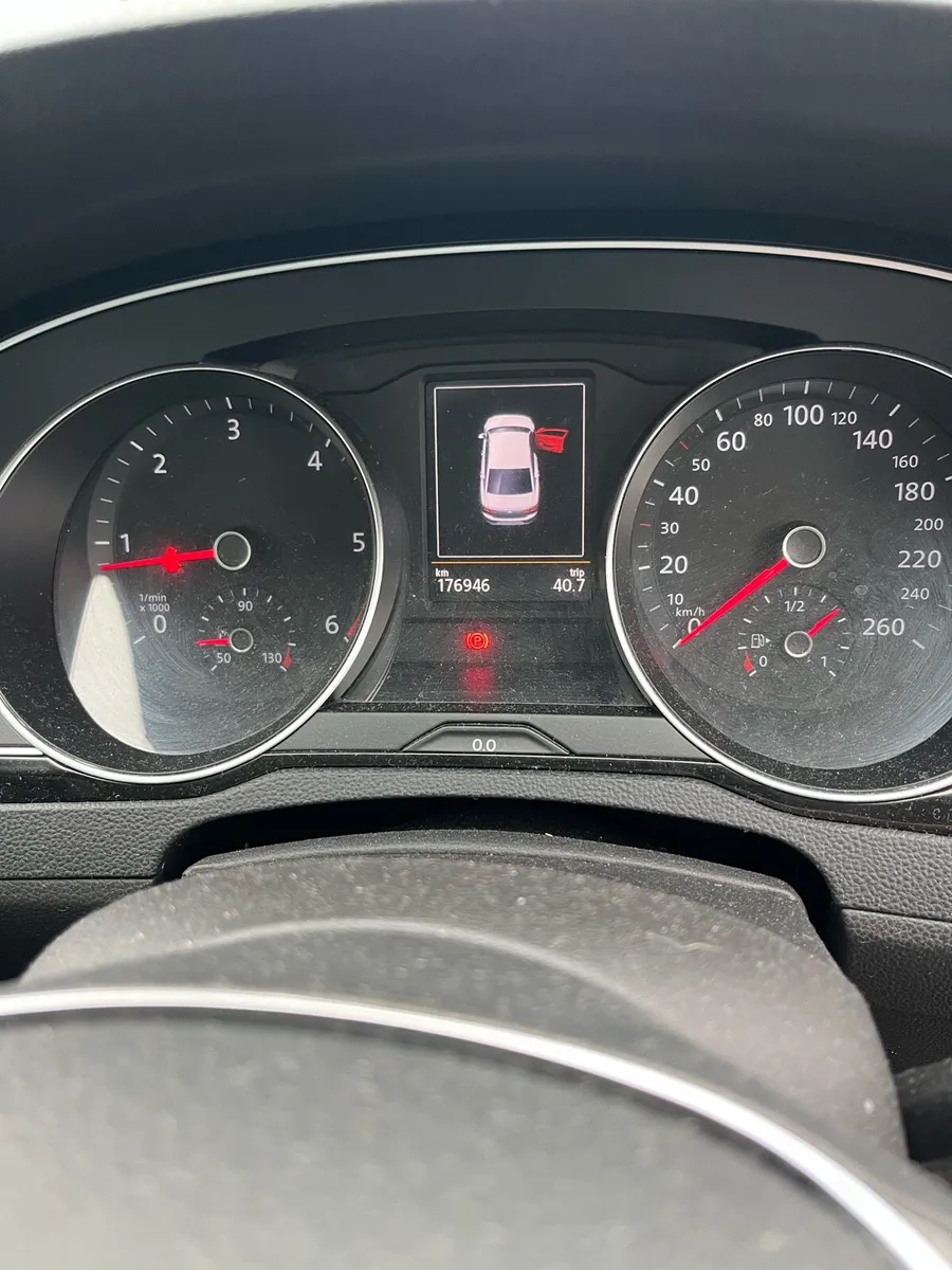 VW Passat - Image 6