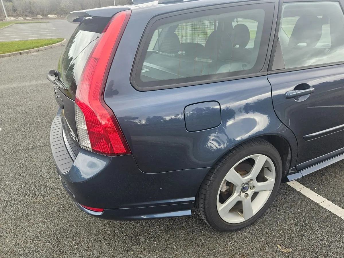 Volvo V50 1.6D D2 R Design 2011 - Image 5