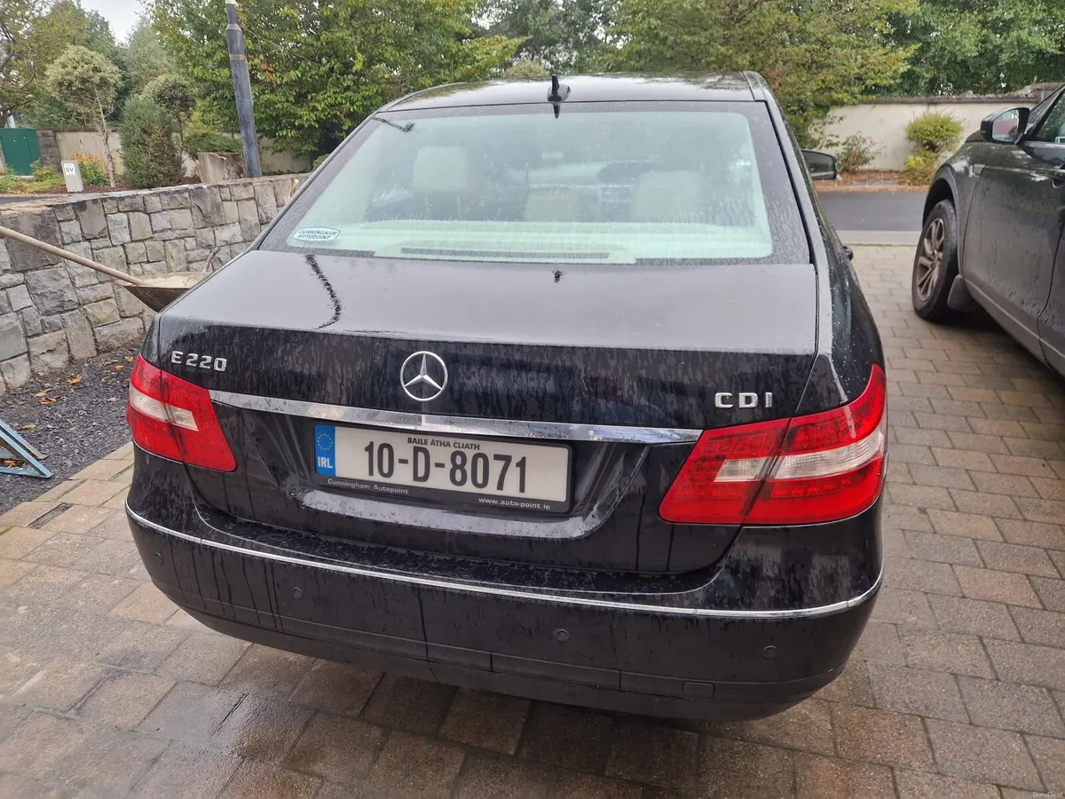 Mercedes Benz E Class - Image 3
