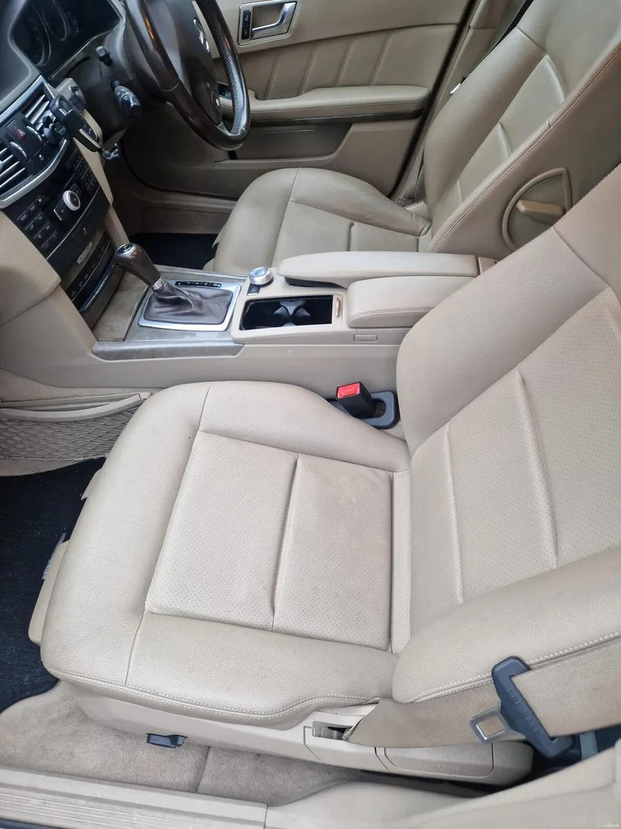 Mercedes Benz E Class - Image 5